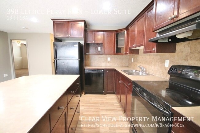 Building Photo - Bright and spacious 1 bedroom, 1 bathroom basement suite with ALL UTILITIES included!! **Showings...