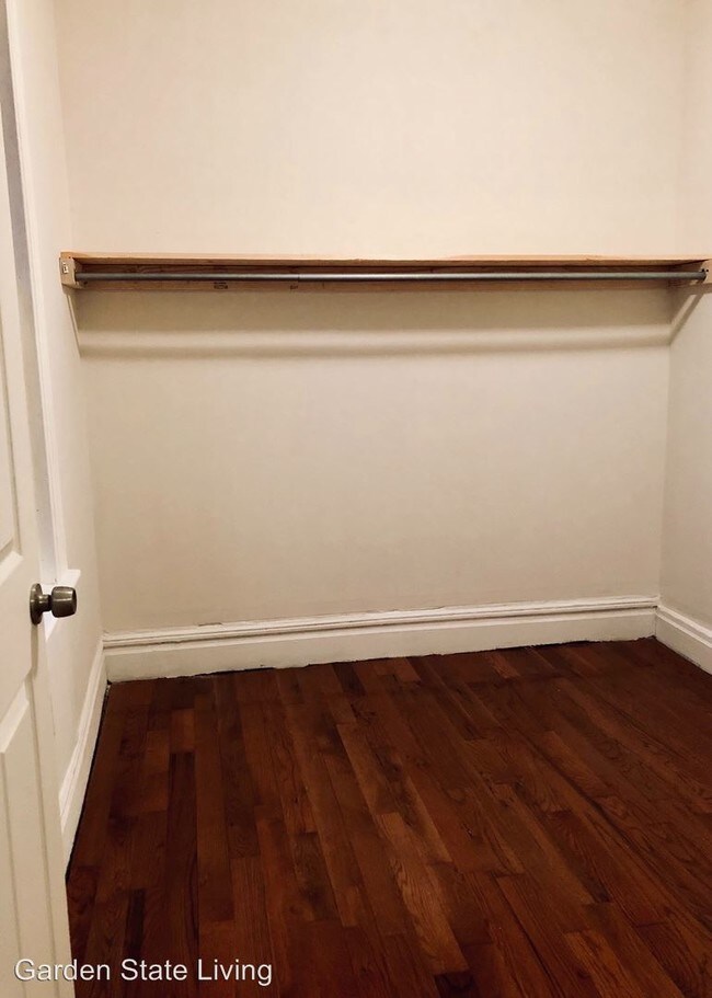 Foto del edificio - 437 Avon Ave