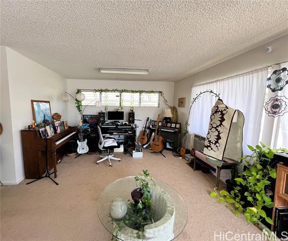 Building Photo - 2650 E Manoa Rd