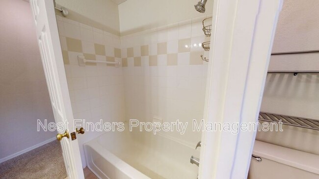 Foto del edificio - 13810 Sutton Park Dr N