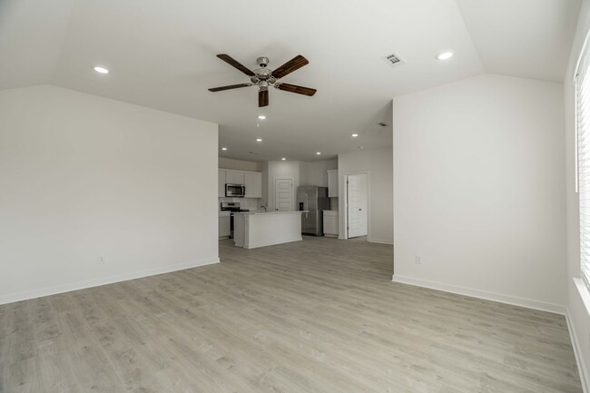 Foto del edificio - BRAND NEW 3-bedroom 2 bath Home in Fayette...