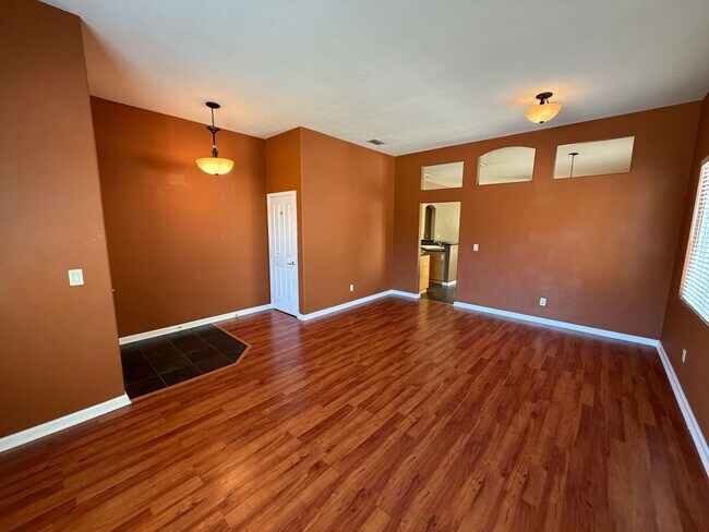 Foto del edificio - Beautiful Home in Cresleigh Ranch Village