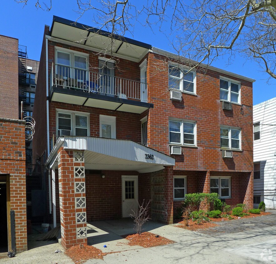 Building Photo - 2362 E 13th St