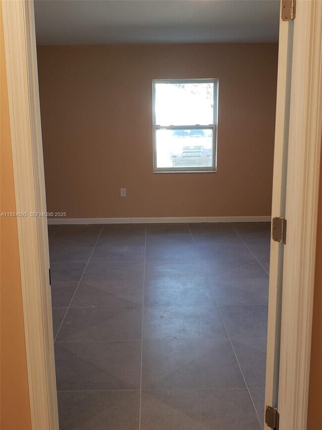 Foto del edificio - 5800 New Tampa Hwy