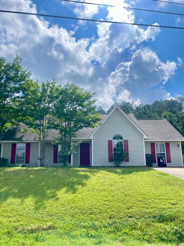 Foto principal - 222 Salem Rd