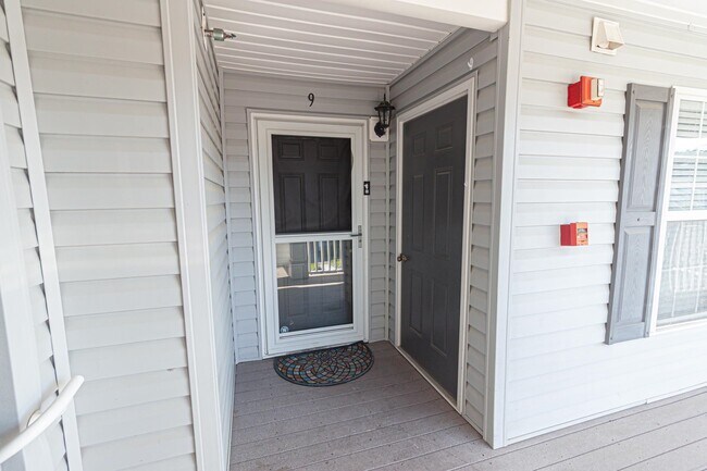 Foto del edificio - 4850 Meadowsweet Dr