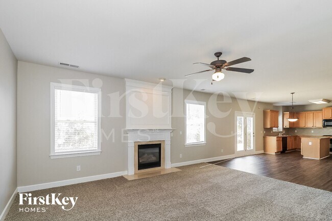 Foto del edificio - 204 Birch Hill Ct