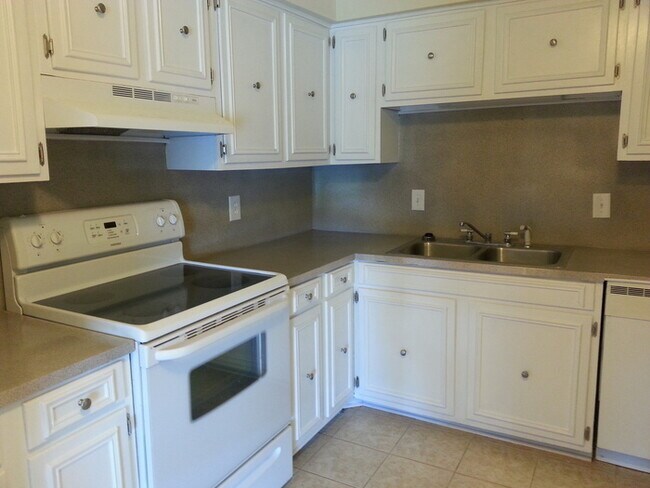 Building Photo - Two Bedroom Condo with Lake View at Quail ...
