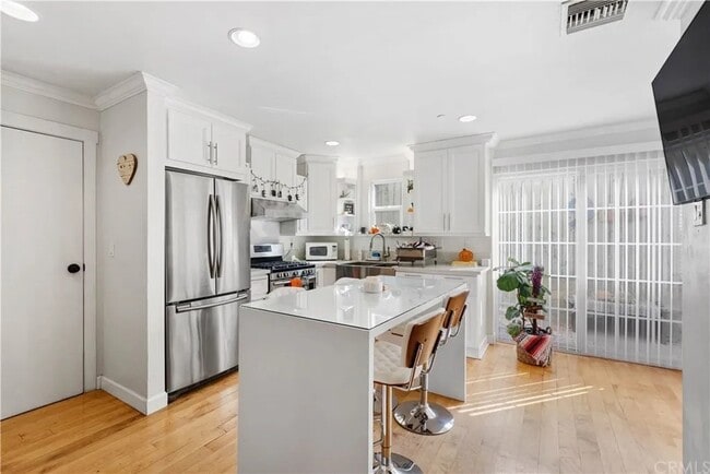Kitchen - 37 E Howard St
