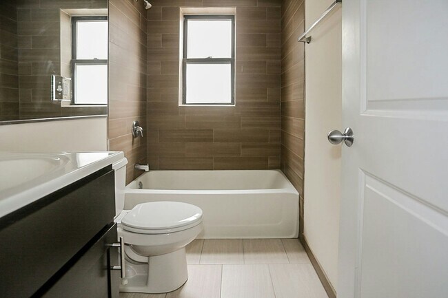 Foto del edificio - 4845 N Wolcott Ave