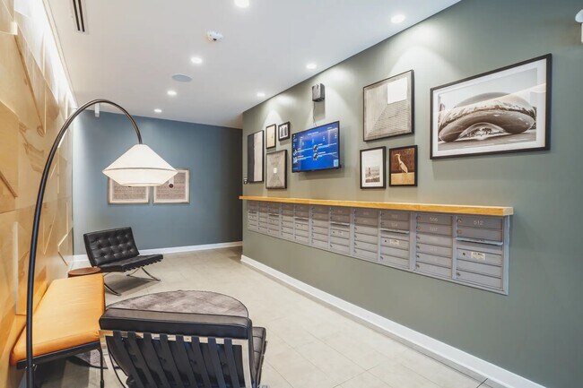 Building Photo - 830 N Milwaukee Ave