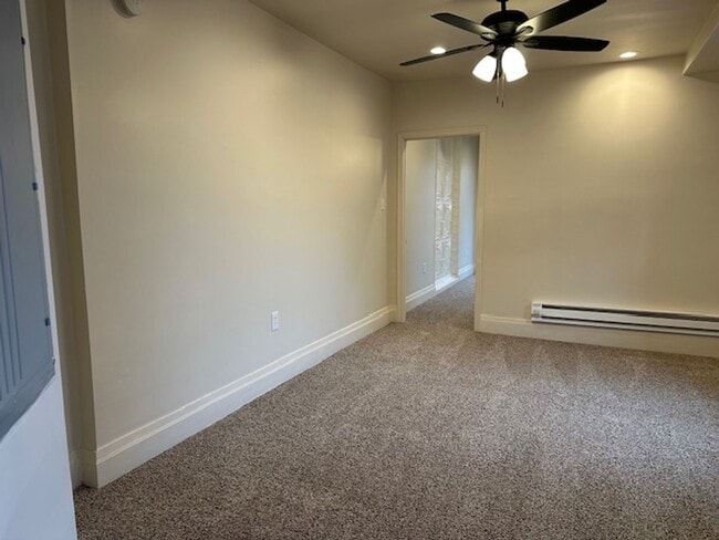 Building Photo - 570 Race St