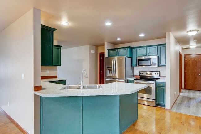 Building Photo - 3 Bedroom/2 Bath with garage home in Crosby Commons