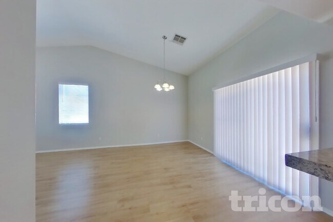 Foto del edificio - 8924 Attic Grace Ave