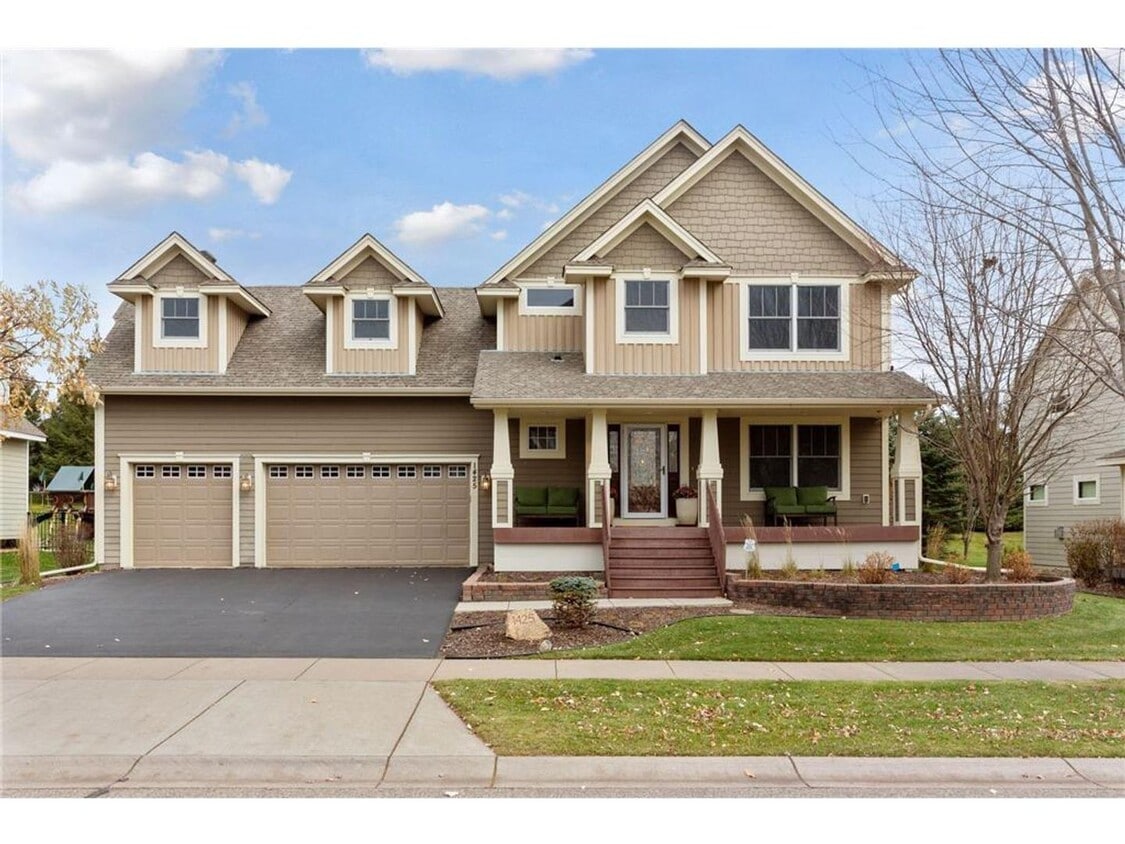 Primary Photo - Woodbury, Stylish & Spacious Home Near Sho...