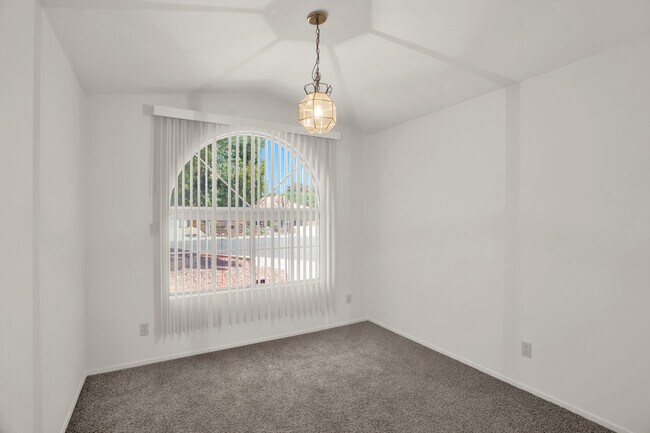 Foto del edificio - 1947 Tamarack Ln