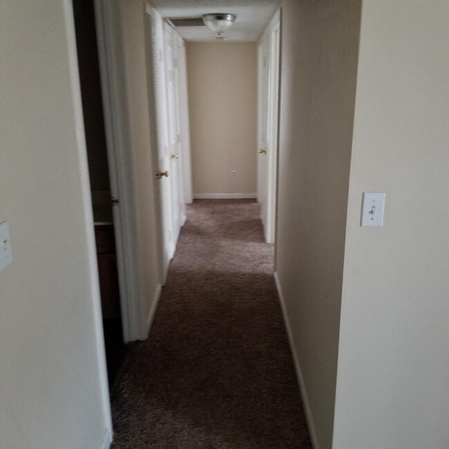 Foto del edificio - 4111 Blue Lick Ct
