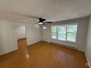 Building Photo - 494 Lantz St SE