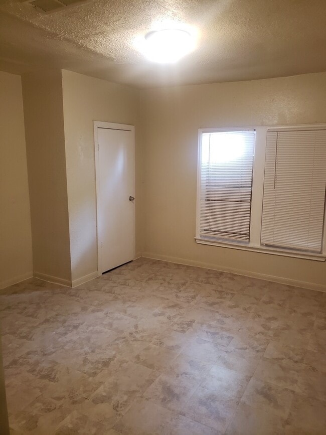 Building Photo - Single Family home in 76105 Near Renaissan...
