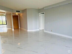 Building Photo - 3640 Yacht Club Dr
