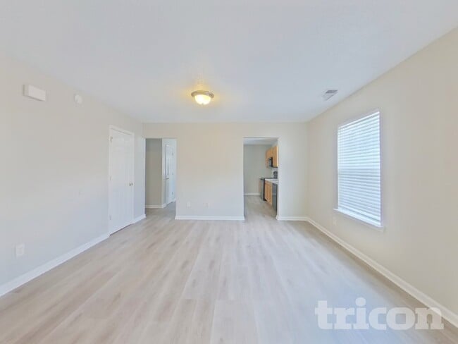 Building Photo - 381 Valley Heights Ln