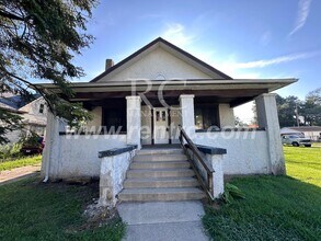 Building Photo - 1115 Harmon St