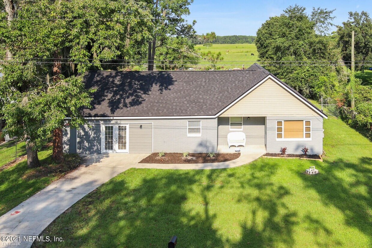 Primary Photo - 4 br, 2 bath House - 474 Otis Rd