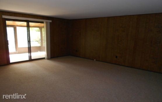 Building Photo - 2409 Golden Shore Dr