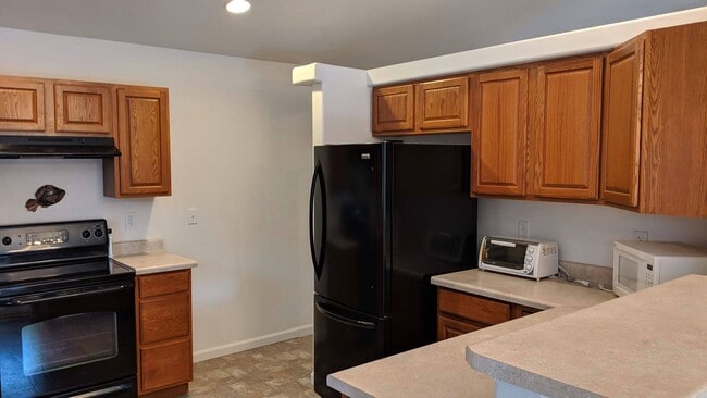 Building Photo - 3216 Ravens Crest Dr