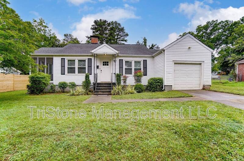 Photo - 1317 Remount Road