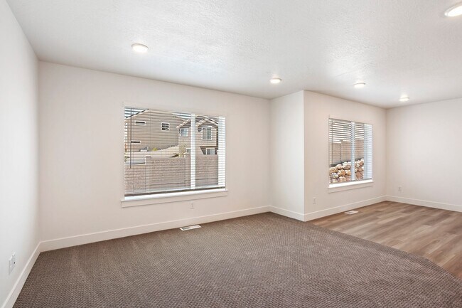 Foto del edificio - Beautiful 3 bedroom Townhome in Layton