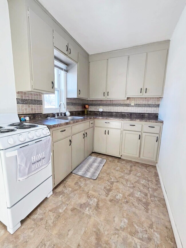 Foto del edificio - 806 8th St N