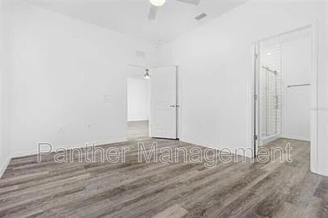 Building Photo - 5205 30th St SW