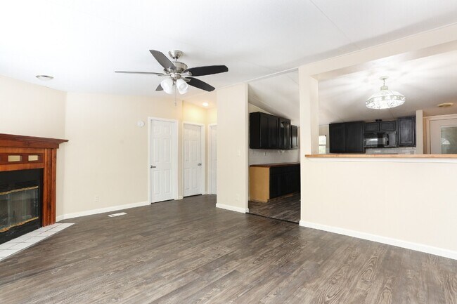 Building Photo - 4223 Carlsbad Dr