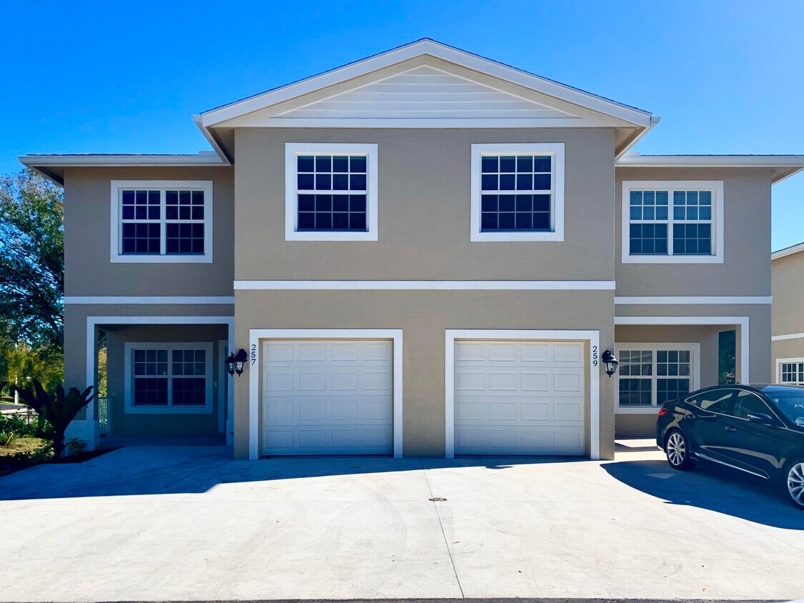 Foto principal - 263 Dixieland Dr