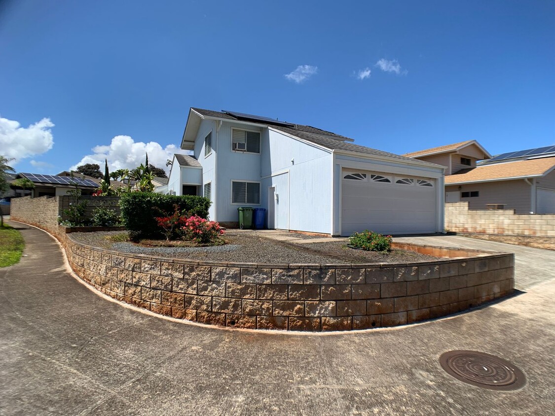 Mililani - Rare 4 bedroom with upgraded k... - Mililani  - Rare 4 bedroom with upgraded k...
