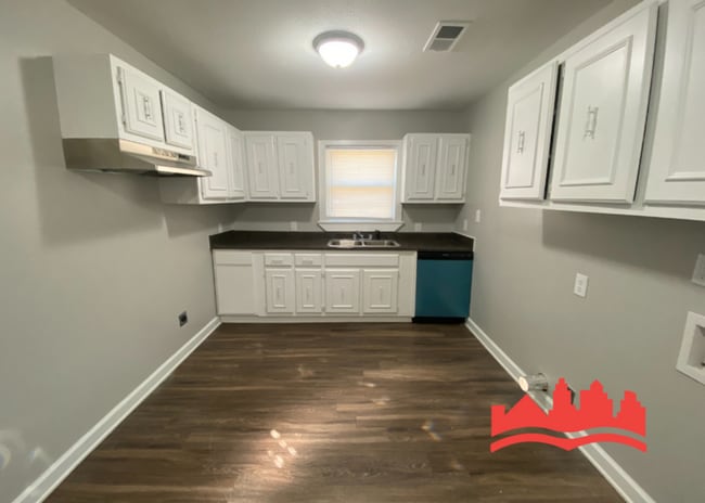Building Photo - 531 Estridge Dr