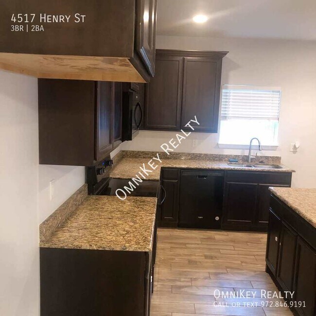 Foto del edificio - 4517 Henry St