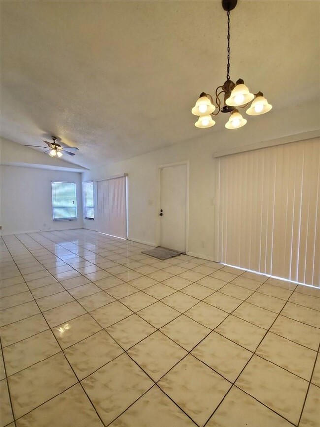 Building Photo - 7424 SW 14th Ct