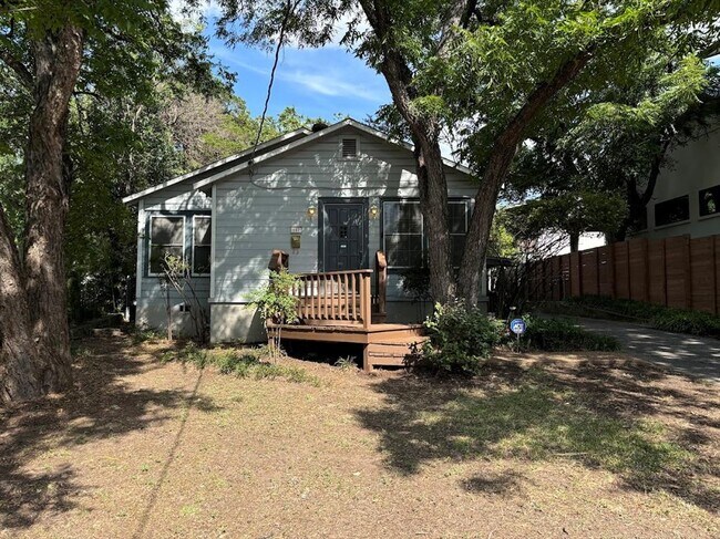 Building Photo - 807 Bouldin Ave