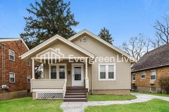 Building Photo - 3334 Dartmouth Dr