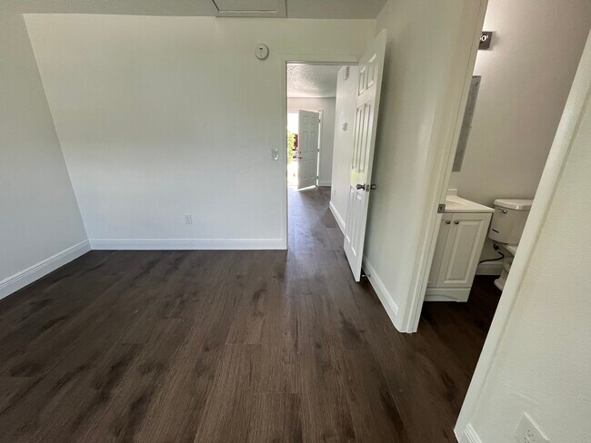 Foto del edificio - 2619 Kelly Ln