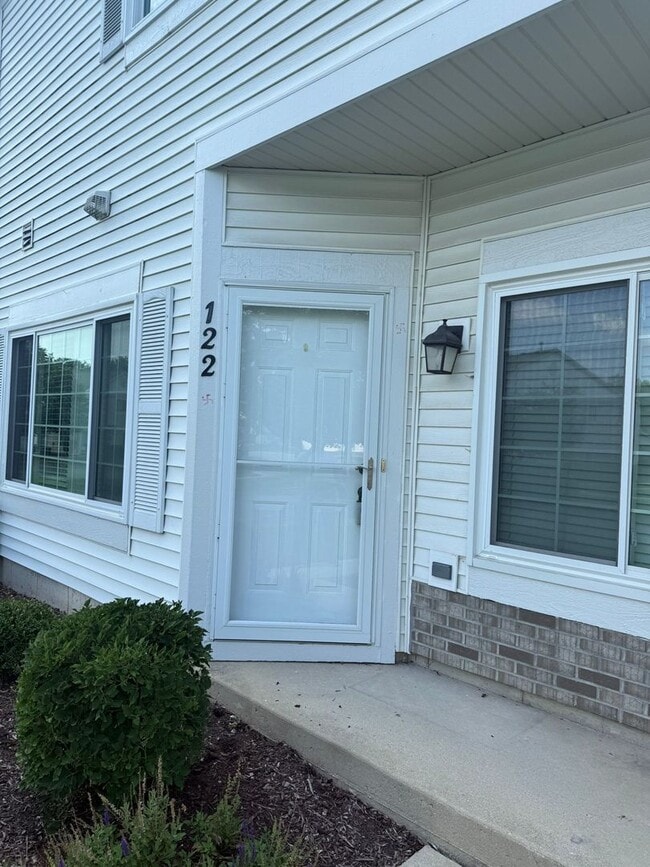 Building Photo - 122 Creston Cir