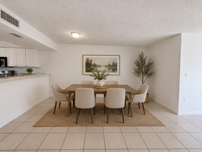 Building Photo - 895 Crystal Lake Dr