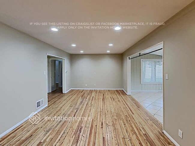 Building Photo - 15042 Romar St
