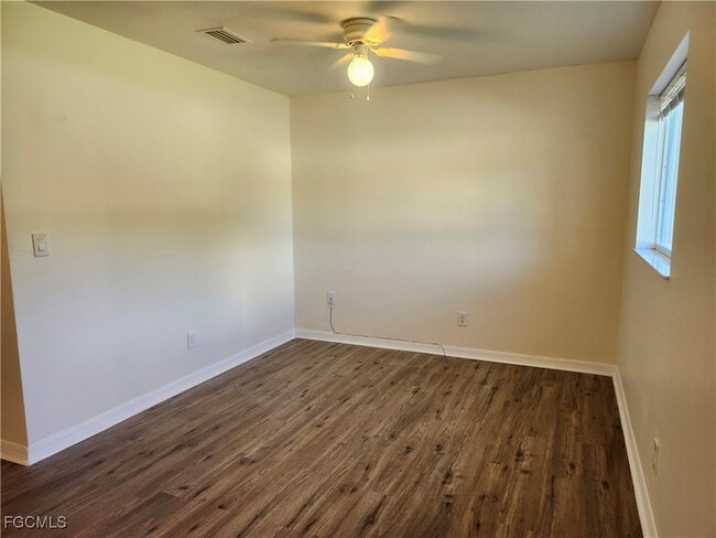 Foto del edificio - 943 Homestead Rd S