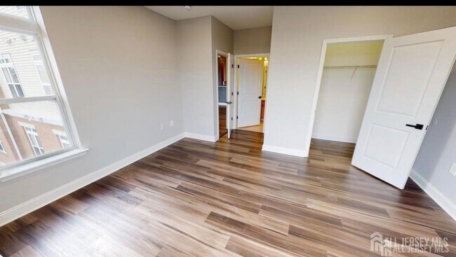 Foto del edificio - 6301 Fernandez Ct