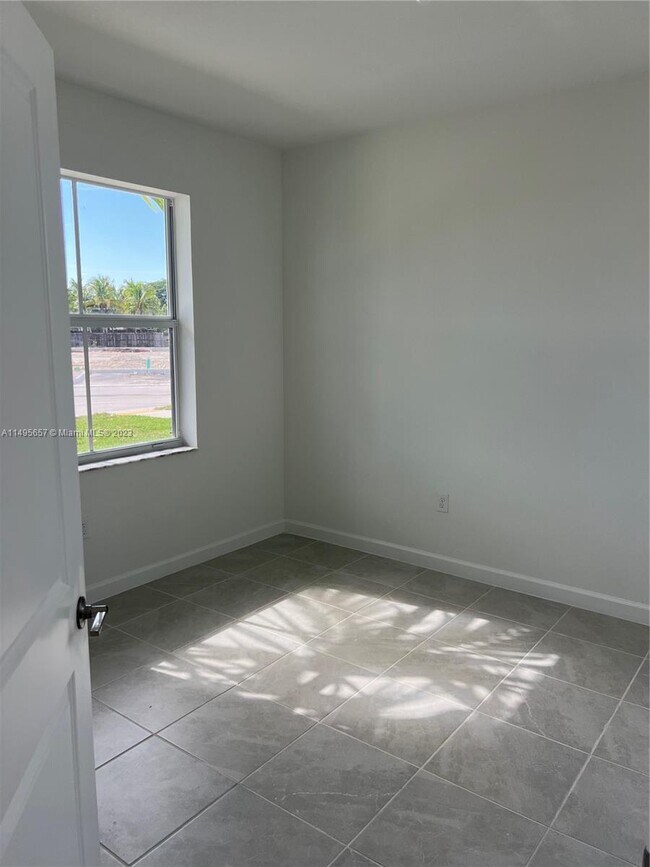 Foto del edificio - 16315 SW 292nd St