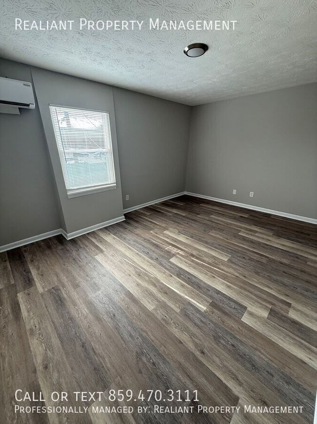 Building Photo - 2074 Fairmont Ct