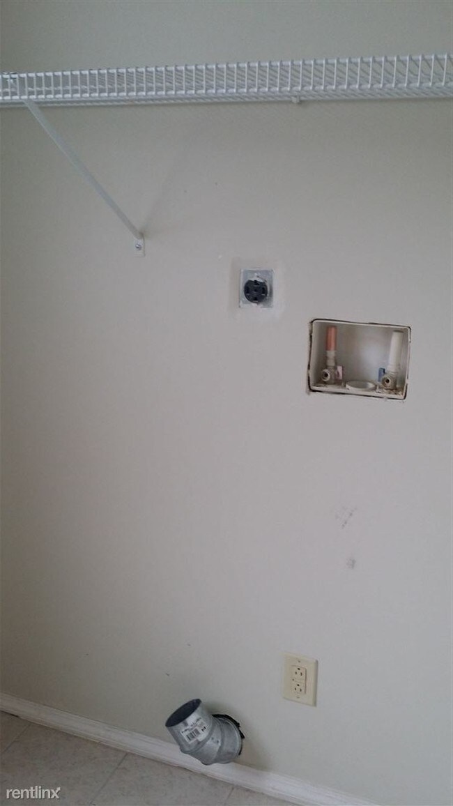 Building Photo - 3870 Shaw Blvd